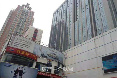 燕山路西银座西门对过4室2厅2卫